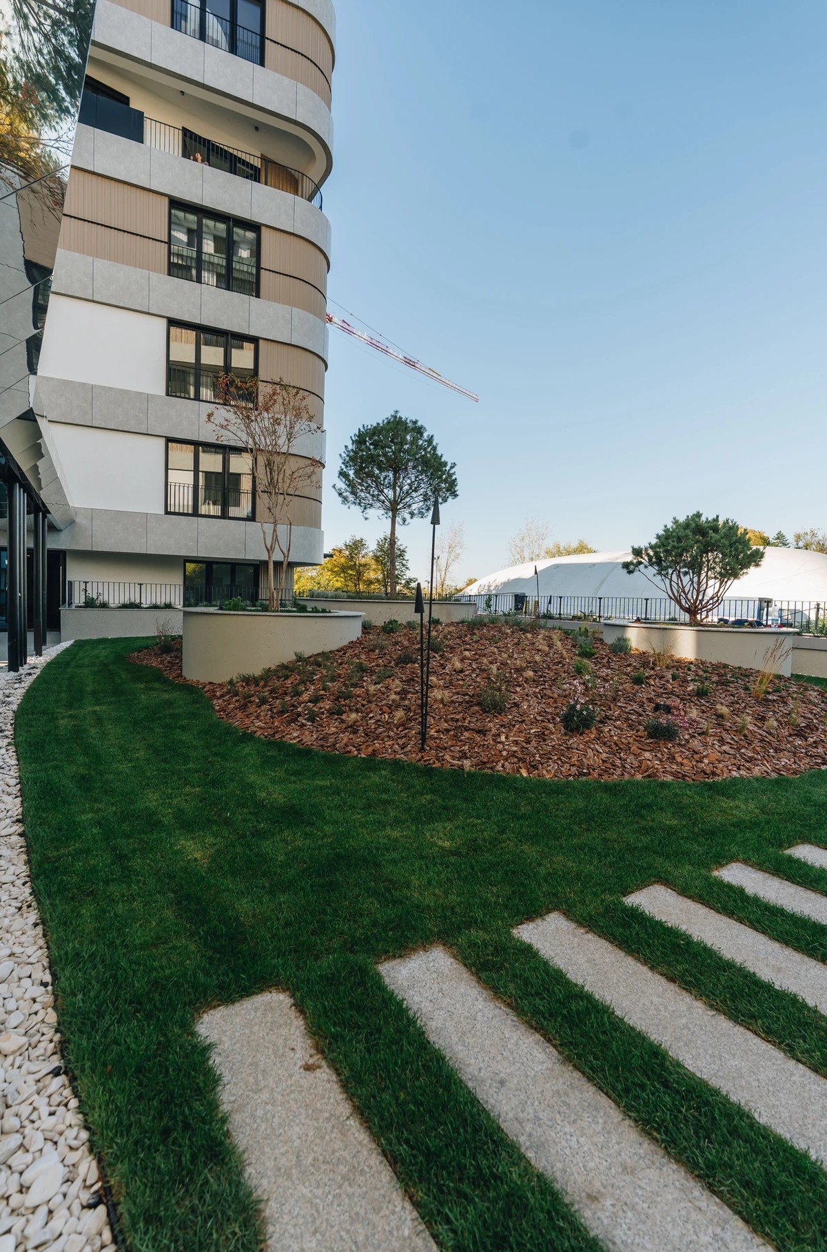 Banovo Brdo moderno ozelenjavanje poslovnog kompleksa 3